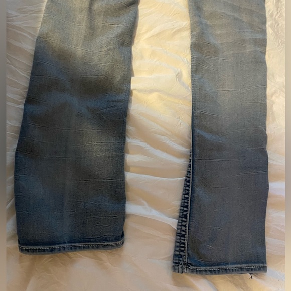 Women’s Soft and Stylish Hydraulic Jeans with small splits by the ankle - Picture 9 of 9